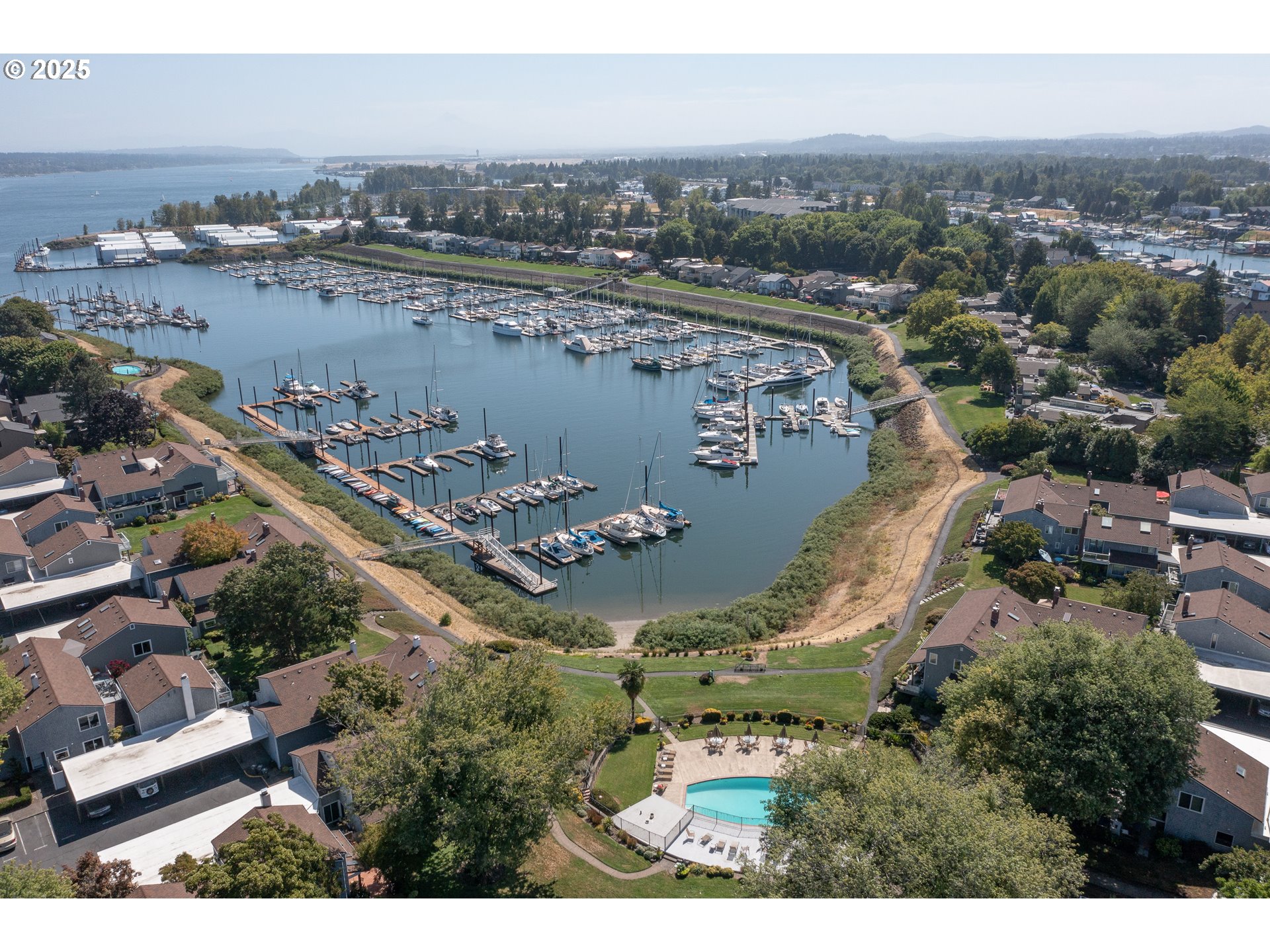 615 N TOMAHAWK ISLAND DR