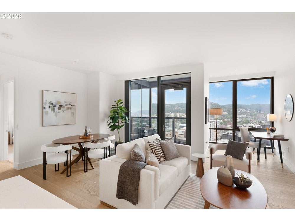 550 SW 10TH AVE 2803
