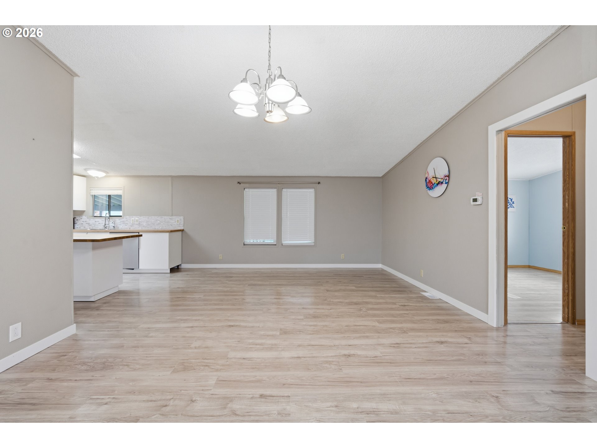 301 E COLUMBIA DR 7