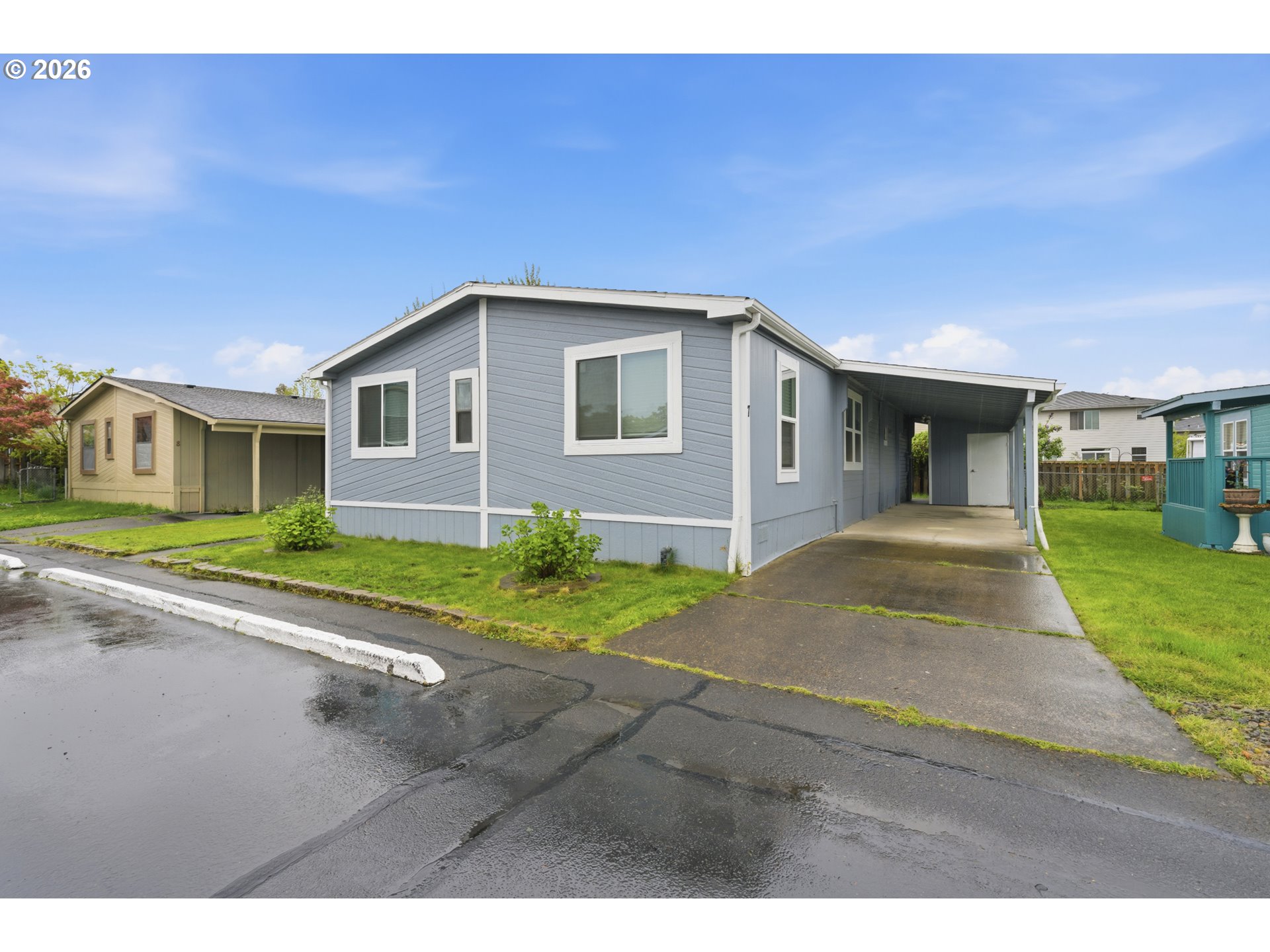 301 E COLUMBIA DR 7
