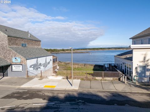 First ST SW 2502 Bandon OR 97411