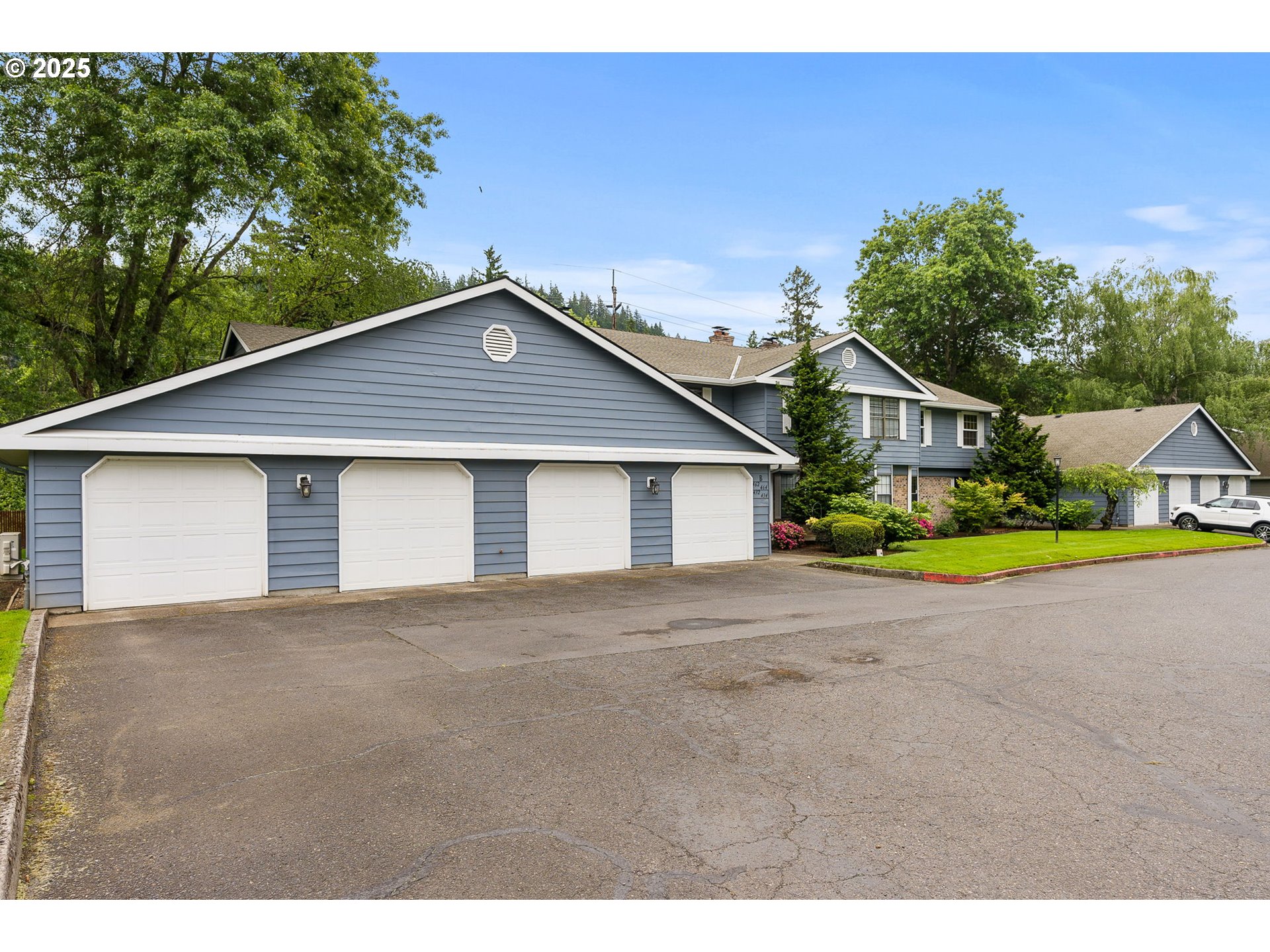 434 SW Eastman PKWY