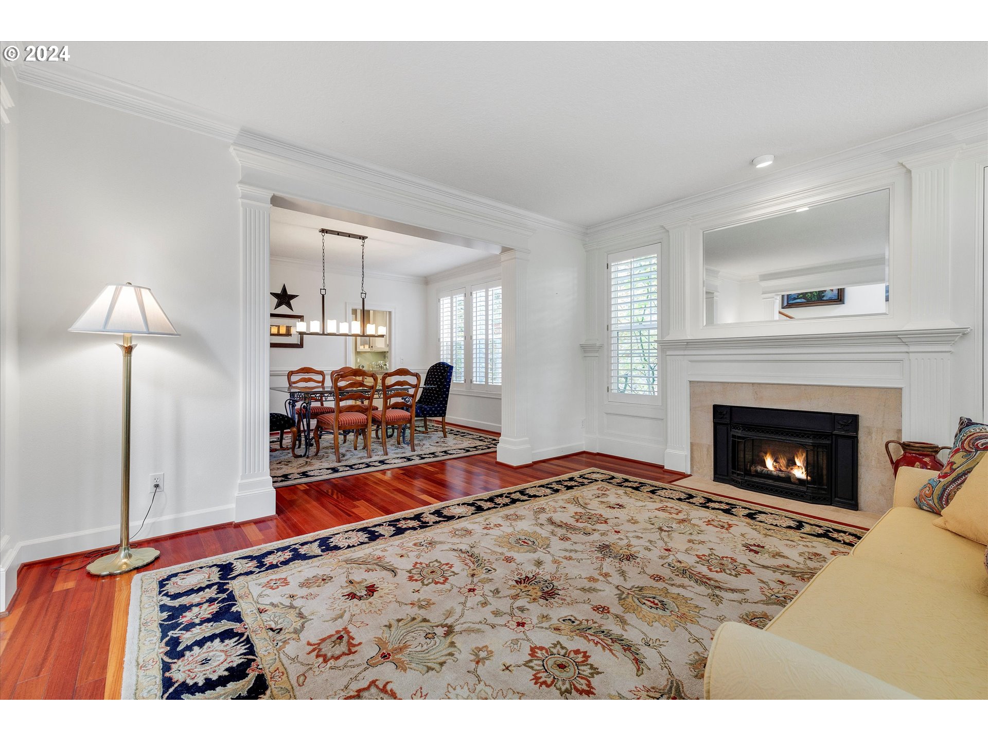 Lake Oswego, Oregon 97034, United States, 4 Bedrooms Bedrooms, ,4 BathroomsBathrooms,Residential,Pending,43702