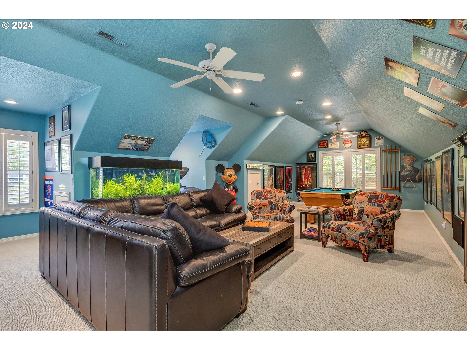 Lake Oswego, Oregon 97034, United States, 4 Bedrooms Bedrooms, ,4 BathroomsBathrooms,Residential,Pending,43702