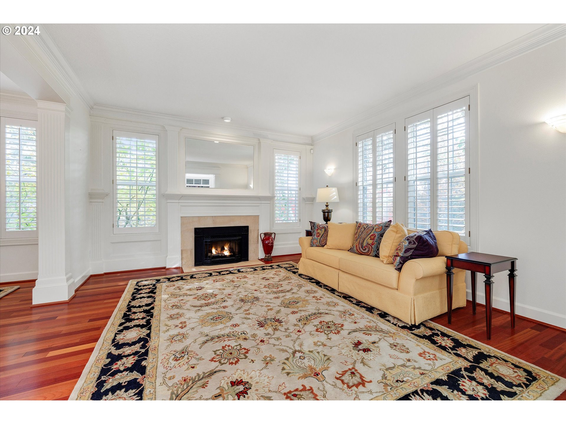 Lake Oswego, Oregon 97034, United States, 4 Bedrooms Bedrooms, ,4 BathroomsBathrooms,Residential,Pending,43702