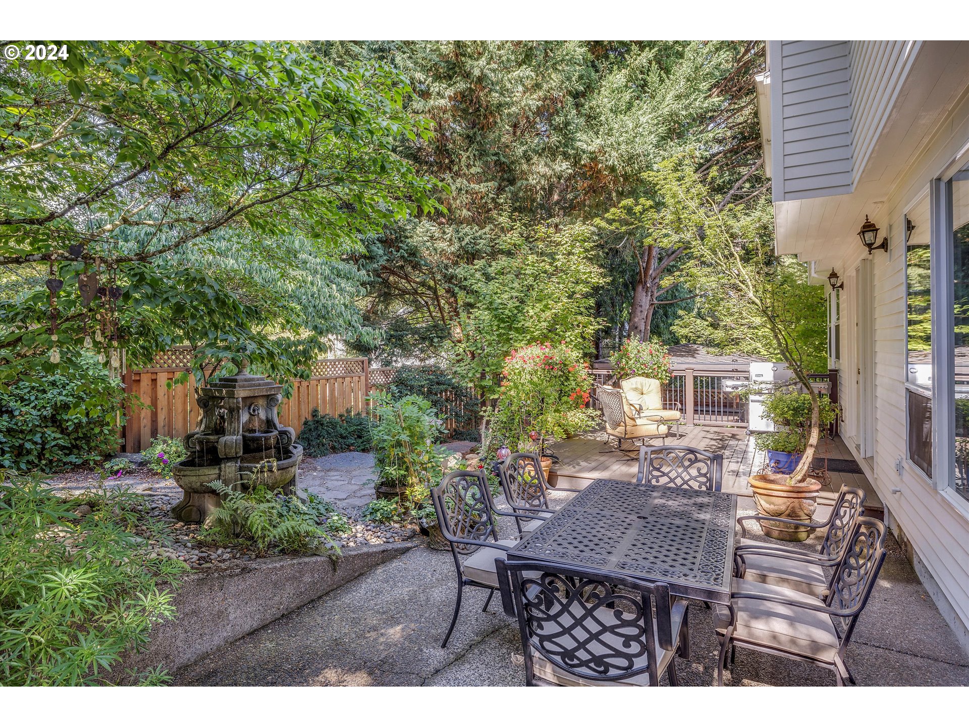 Lake Oswego, Oregon 97034, United States, 4 Bedrooms Bedrooms, ,4 BathroomsBathrooms,Residential,Pending,43702