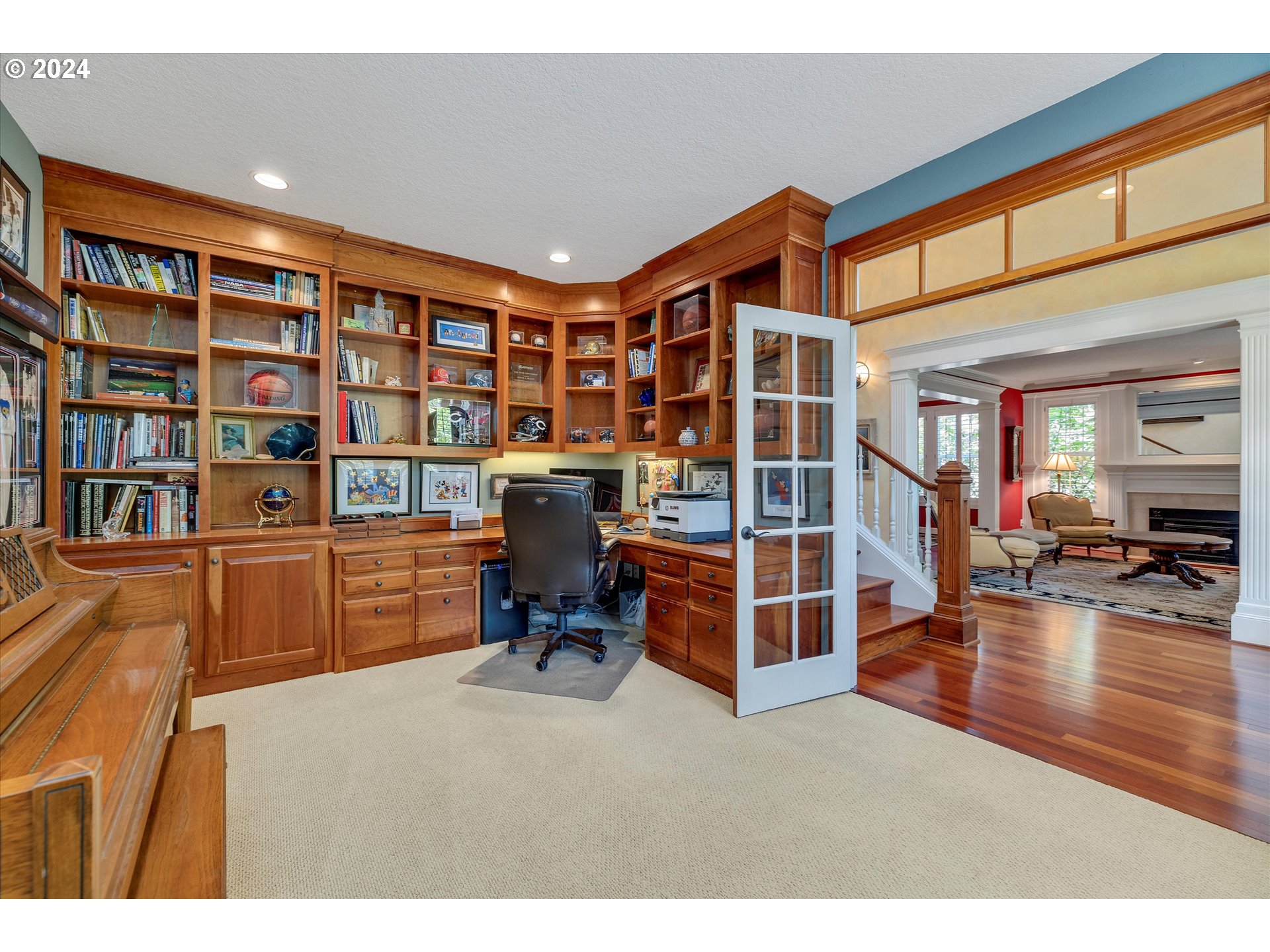 Lake Oswego, Oregon 97034, United States, 4 Bedrooms Bedrooms, ,4 BathroomsBathrooms,Residential,Pending,43702