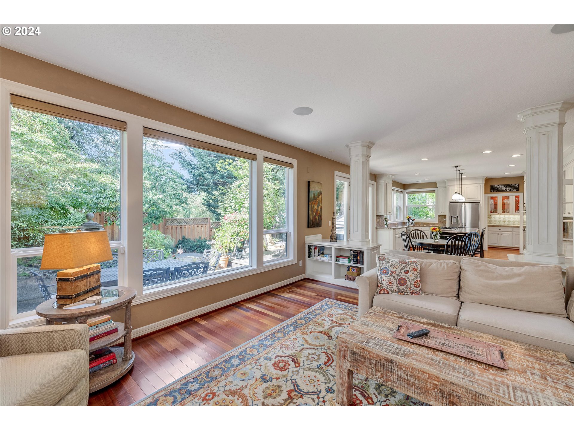 Lake Oswego, Oregon 97034, United States, 4 Bedrooms Bedrooms, ,4 BathroomsBathrooms,Residential,Pending,43702