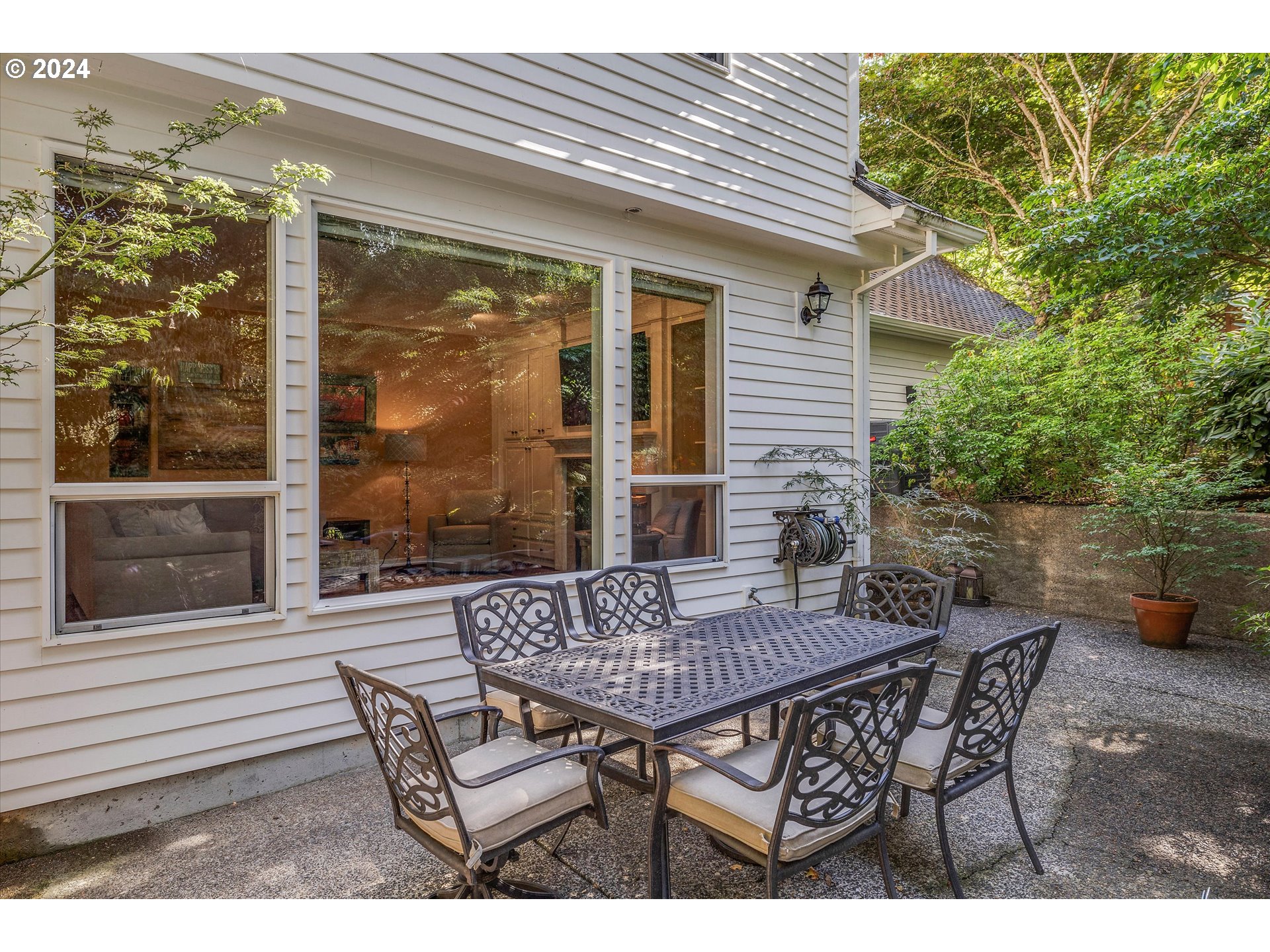 Lake Oswego, Oregon 97034, United States, 4 Bedrooms Bedrooms, ,4 BathroomsBathrooms,Residential,Pending,43702