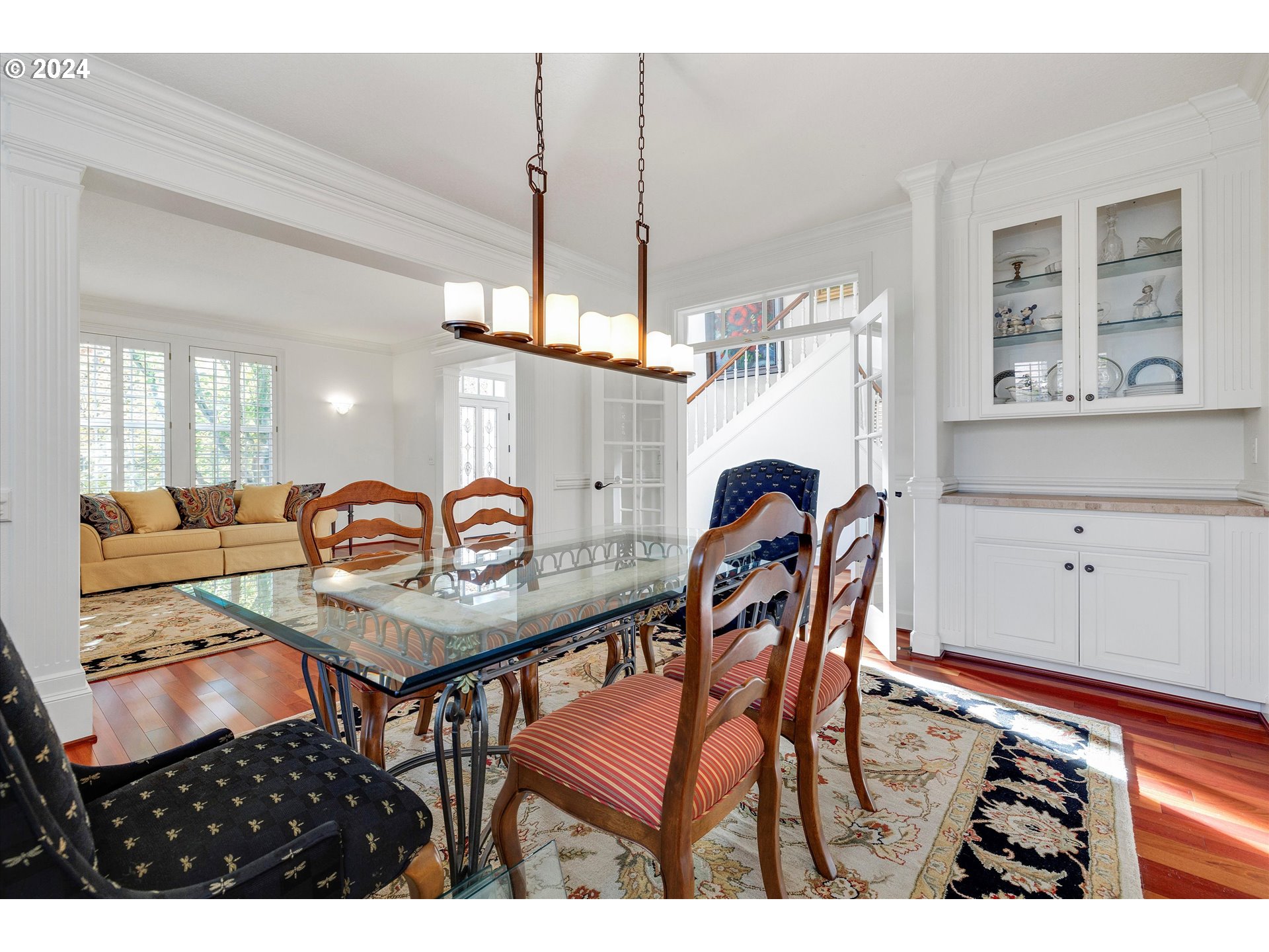 Lake Oswego, Oregon 97034, United States, 4 Bedrooms Bedrooms, ,4 BathroomsBathrooms,Residential,Pending,43702