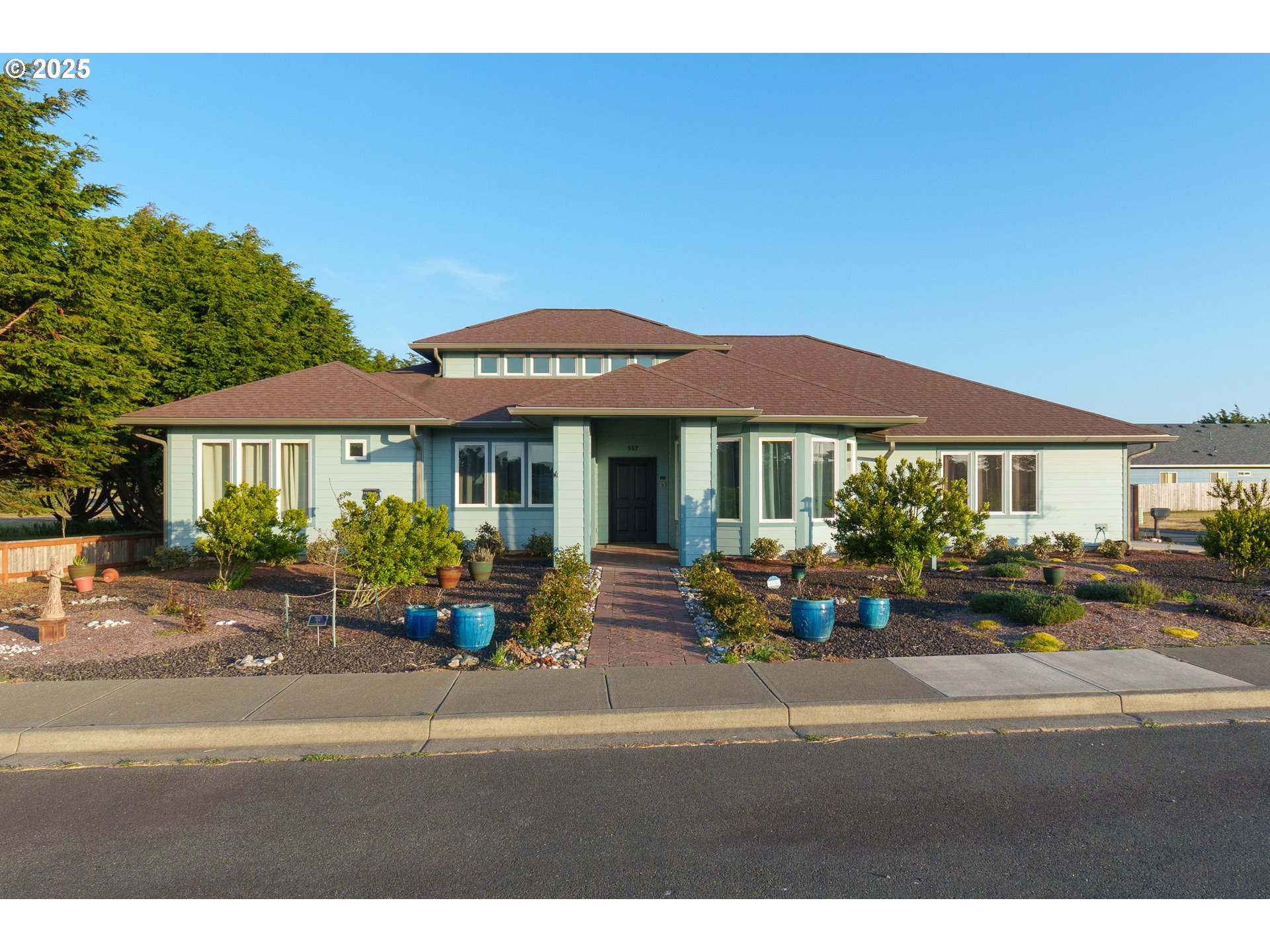Photo 1 of 40 — 557 Shearwater CIR, Bandon, OR 97411