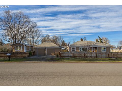 A home in Prineville