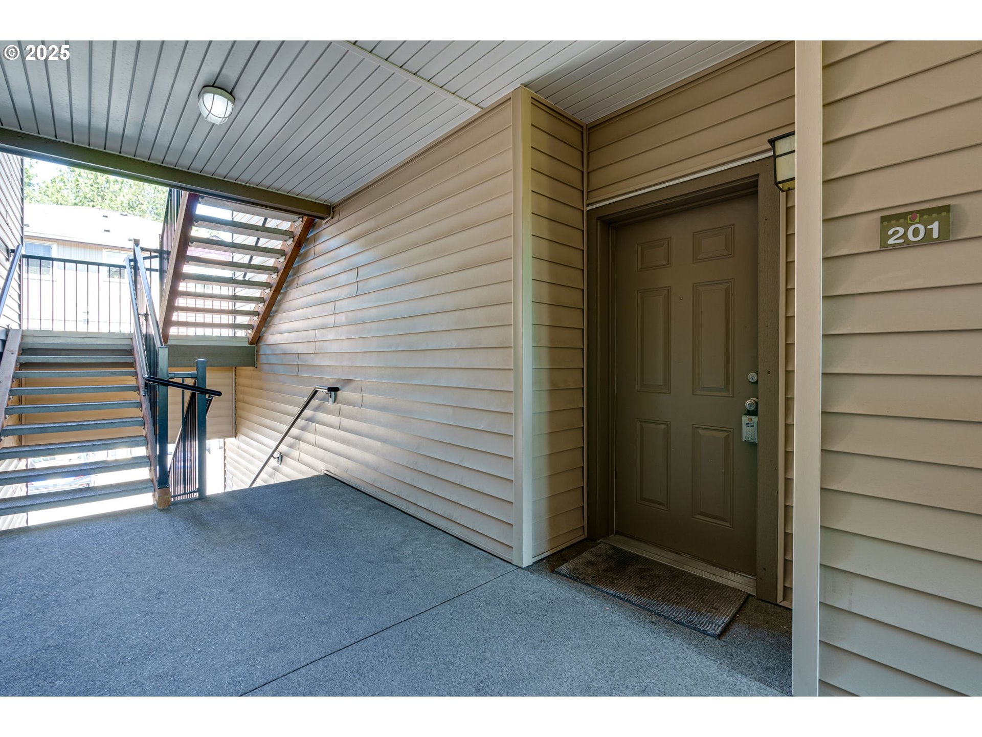 10834 NE HOLLY ST 201