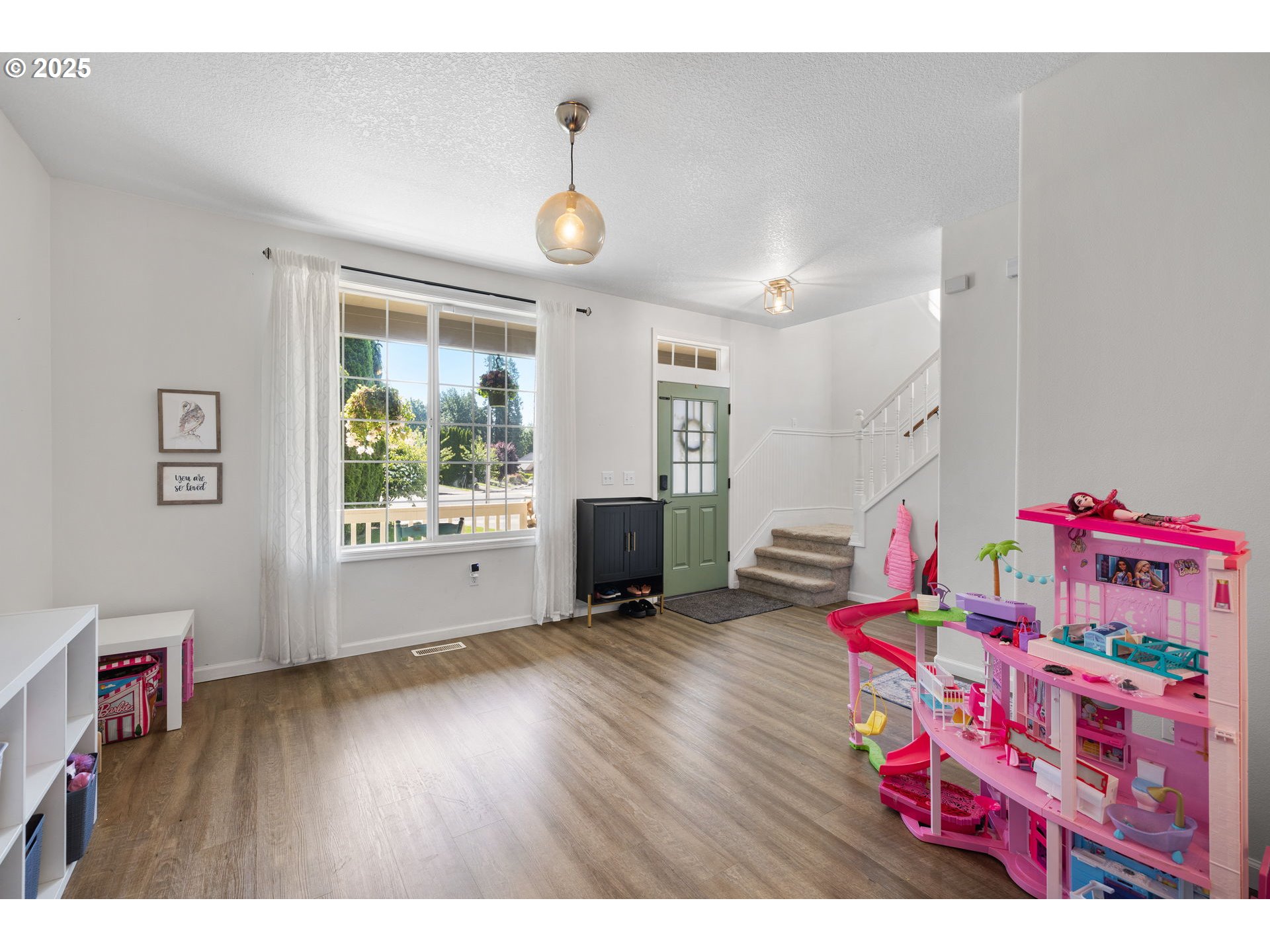 1055 SUNSET RIDGE DR