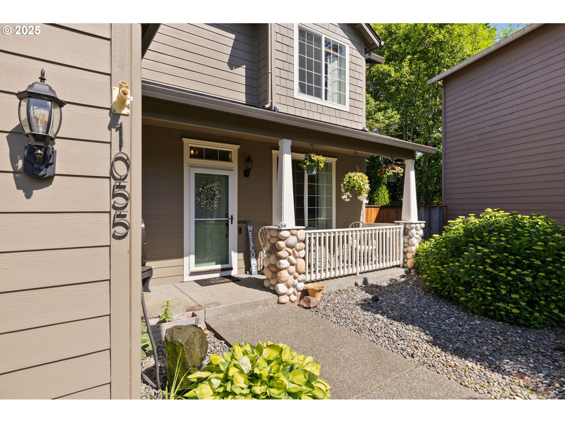 1055 SUNSET RIDGE DR