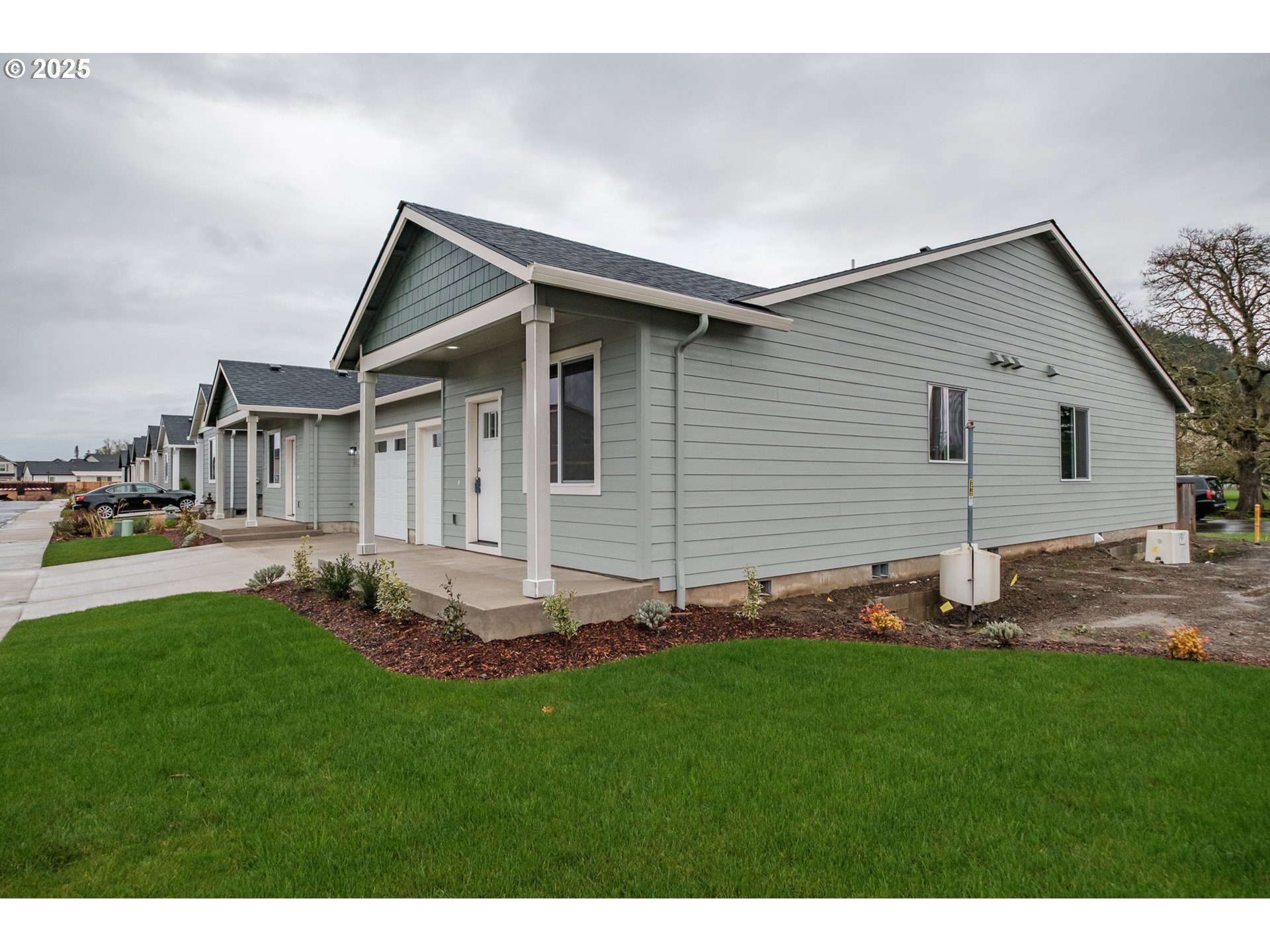 Lebanon, Oregon 97355, United States, 6 Bedrooms Bedrooms, ,4 BathroomsBathrooms,Residential,Active,77629