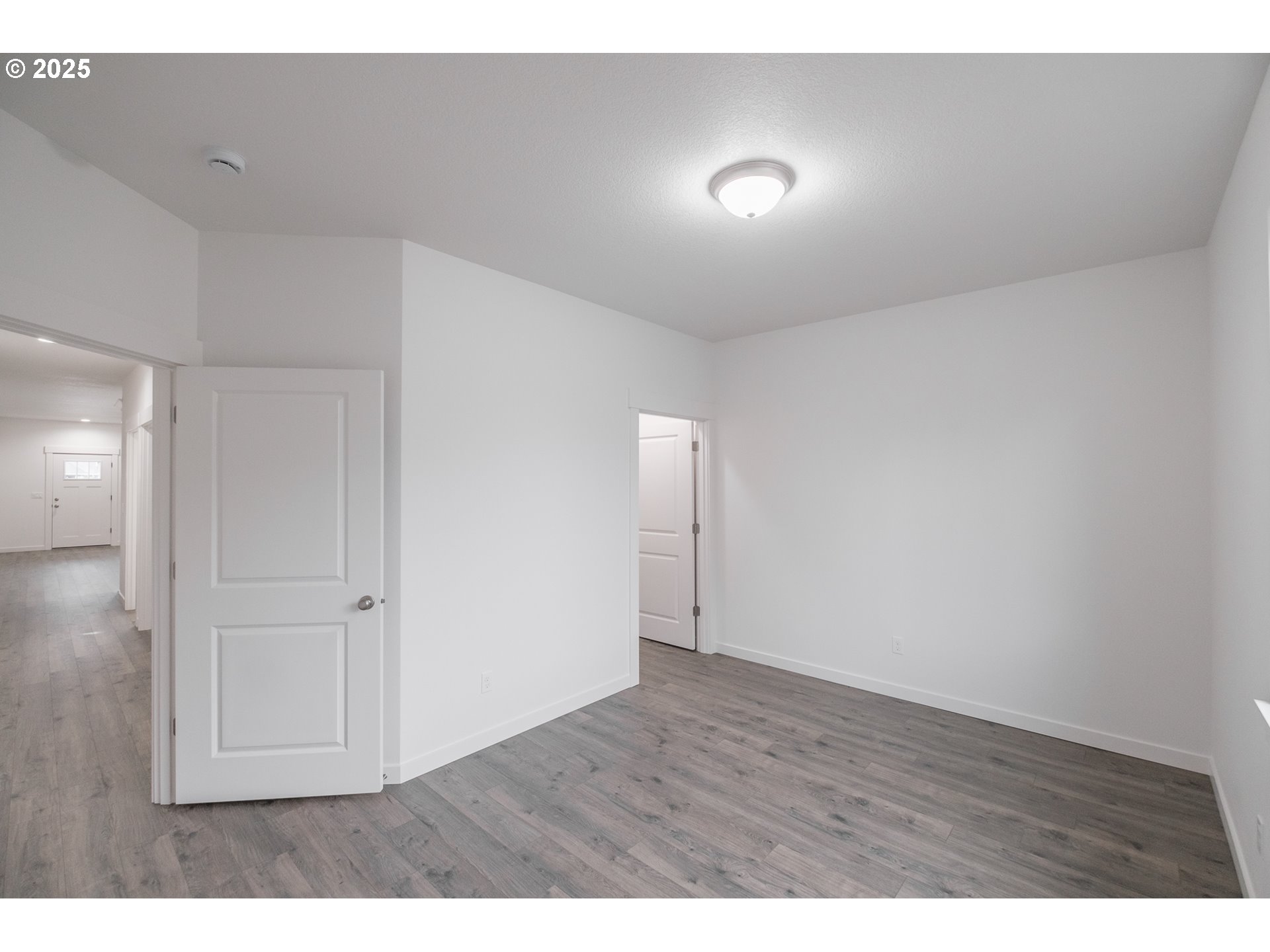 Lebanon, Oregon 97355, United States, 6 Bedrooms Bedrooms, ,4 BathroomsBathrooms,Residential,Active,77629