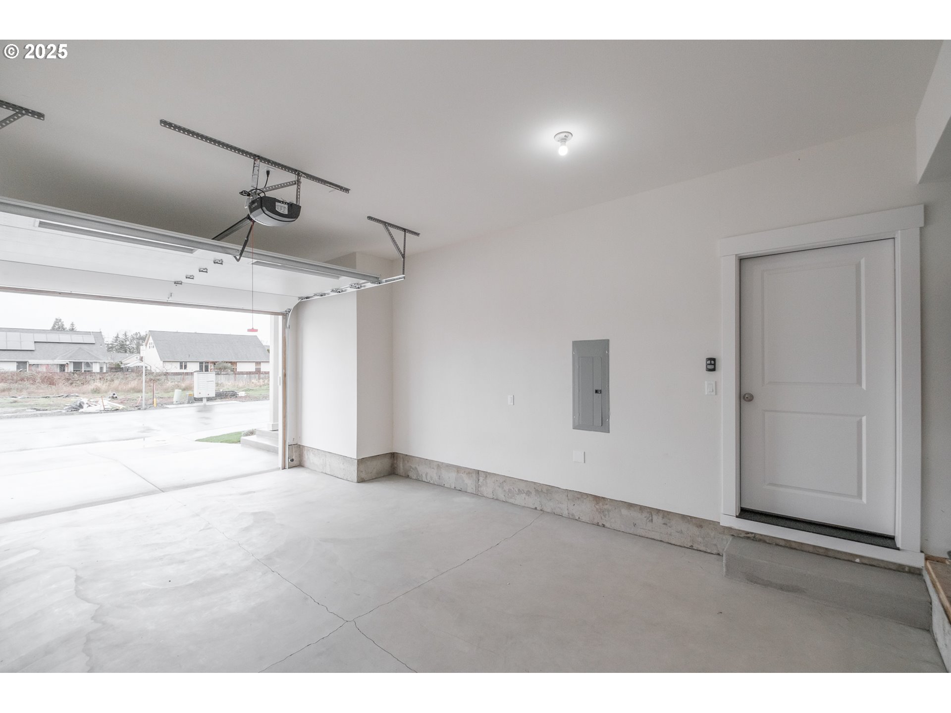 Lebanon, Oregon 97355, United States, 6 Bedrooms Bedrooms, ,4 BathroomsBathrooms,Residential,Active,77629