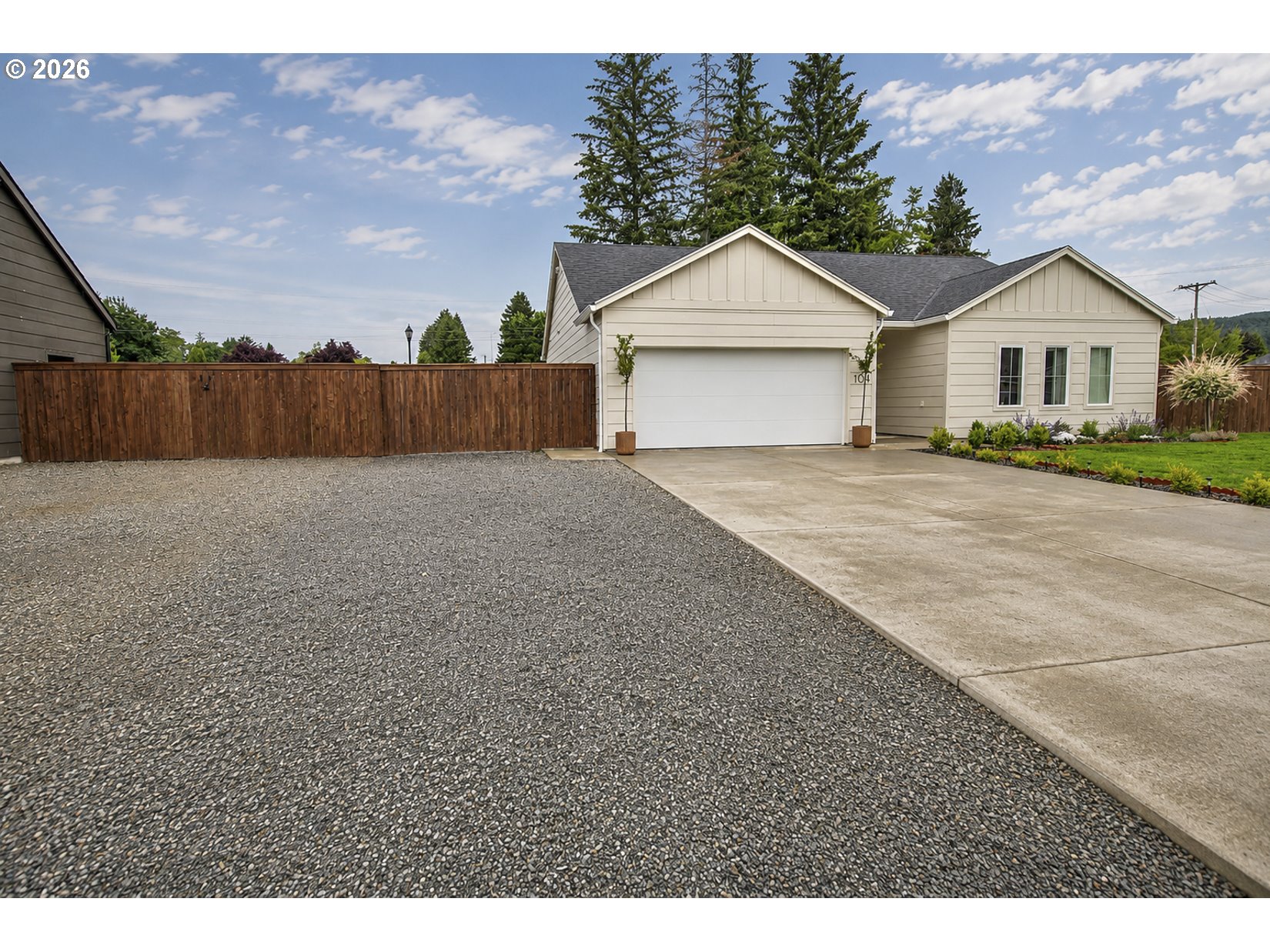 104 W McDowell CT