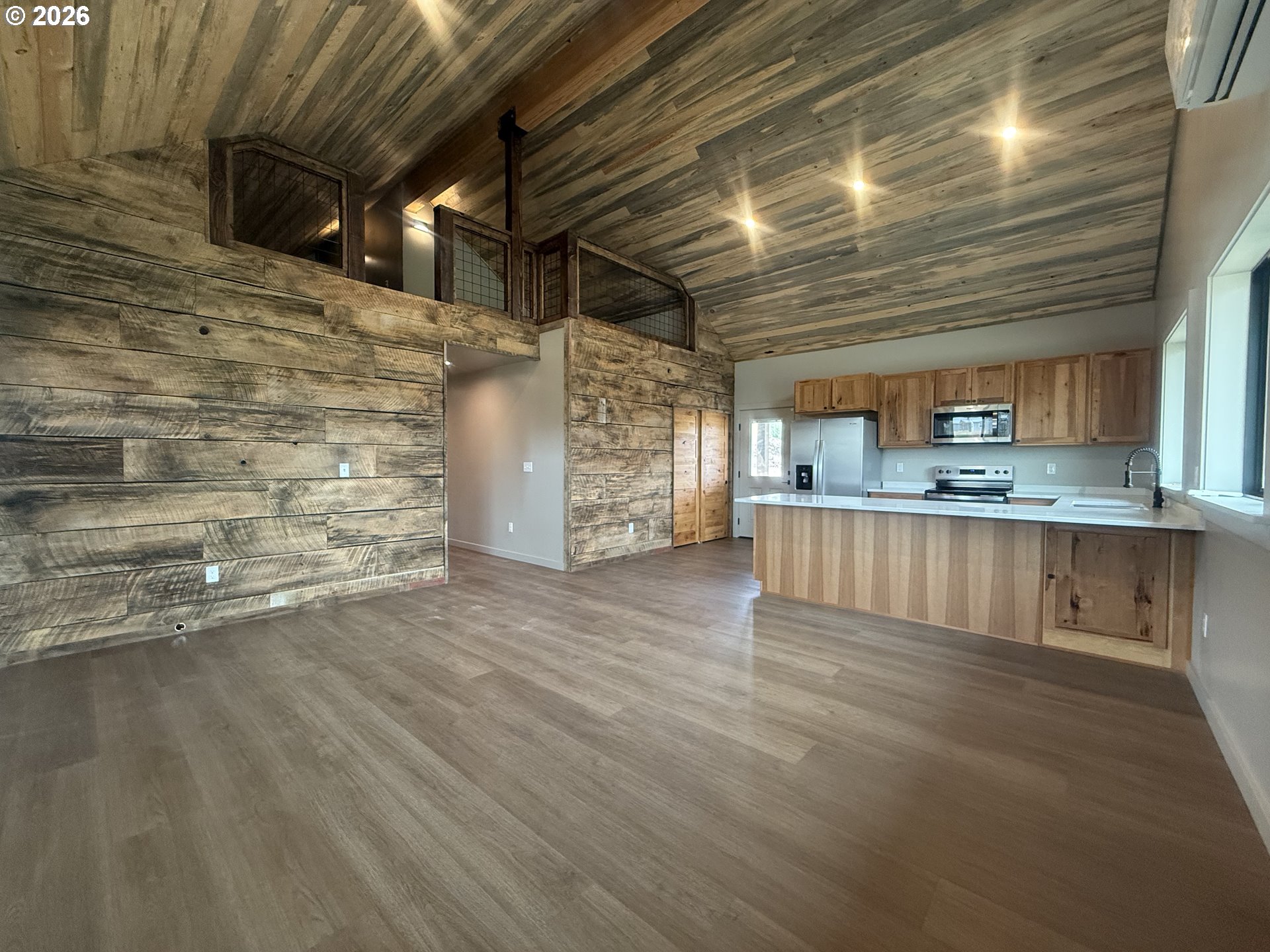 140 SE BUNCHGRASS RD