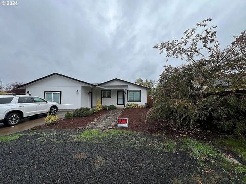 A home in Cottage Grove