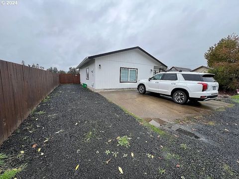 A home in Cottage Grove