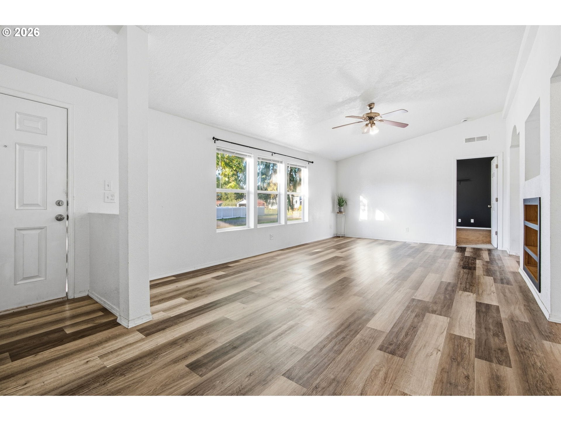 320 S 2ND ST