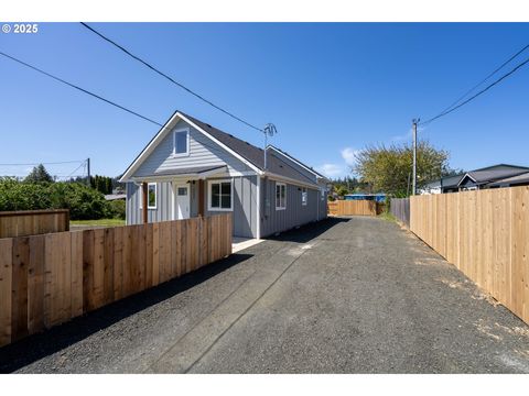 2134 EVERETT AVE North Bend OR 97459