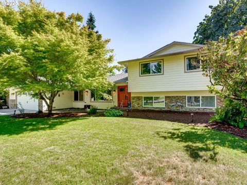 Photo of 12819 SE Park St, Vancouver, WA 98683 (MLS # 242770273)