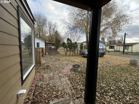 A home in Goldendale