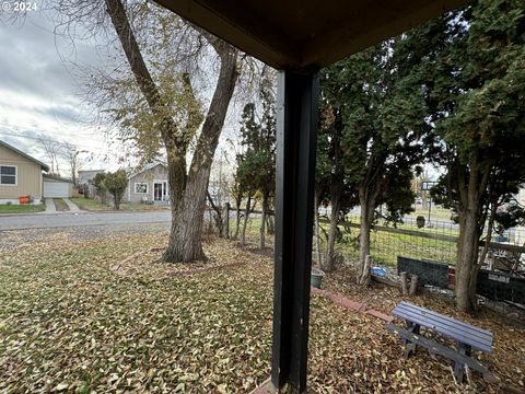 A home in Goldendale