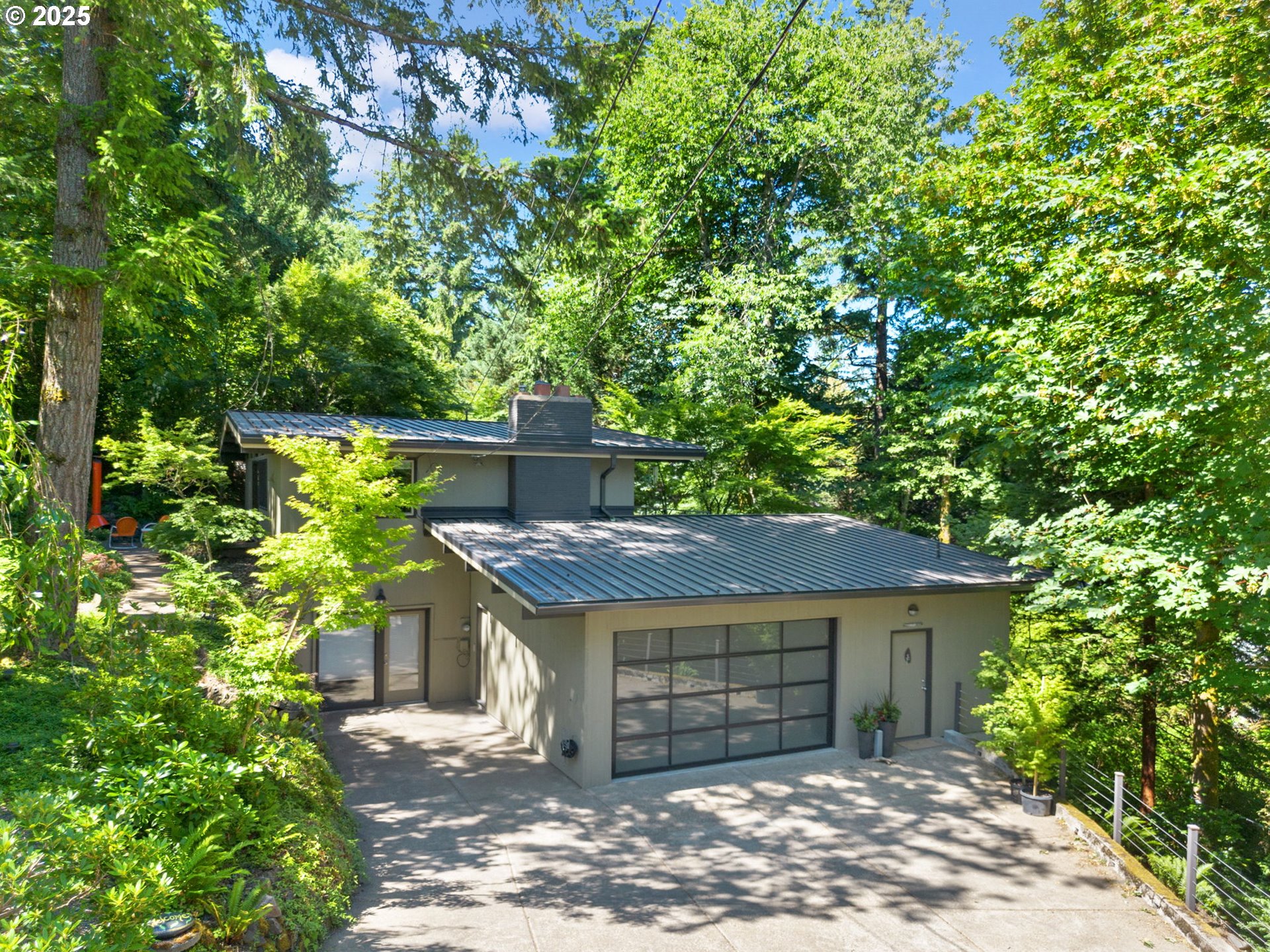 645 SW VIEWMONT DR