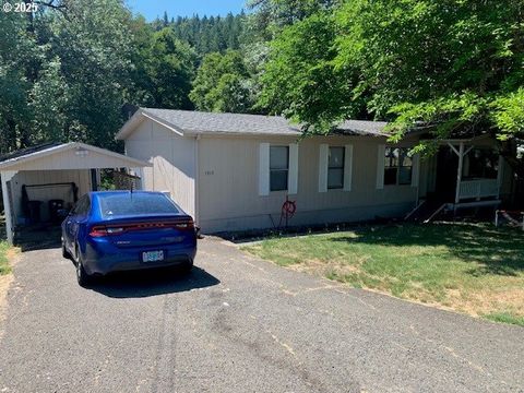 1517 NE NEWTON CREEK DR Roseburg OR 97470