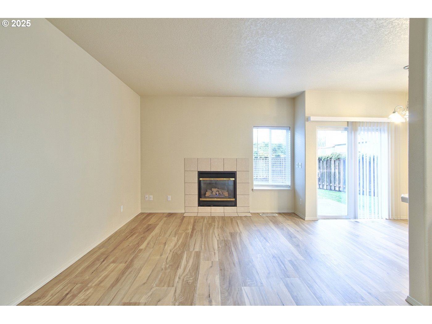 1380 NE BIRKSHIRE CT