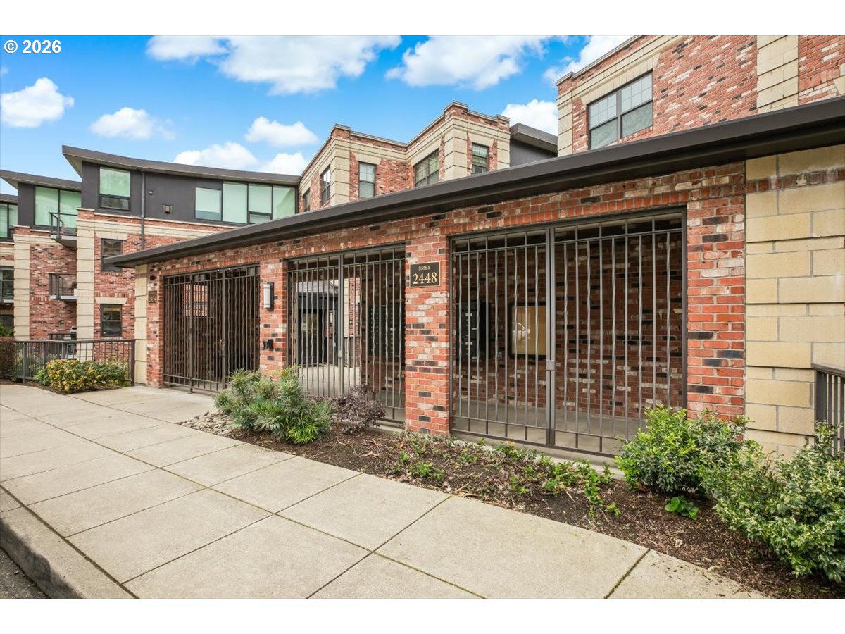 2454 NW WESTOVER RD 102