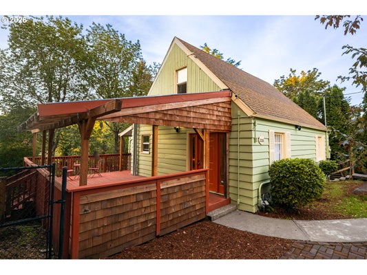 2226 SW IOWA ST, PORTLAND, OR 97239 - Image 75d860329093e85b3c18ef960cd67afa/2018775703
