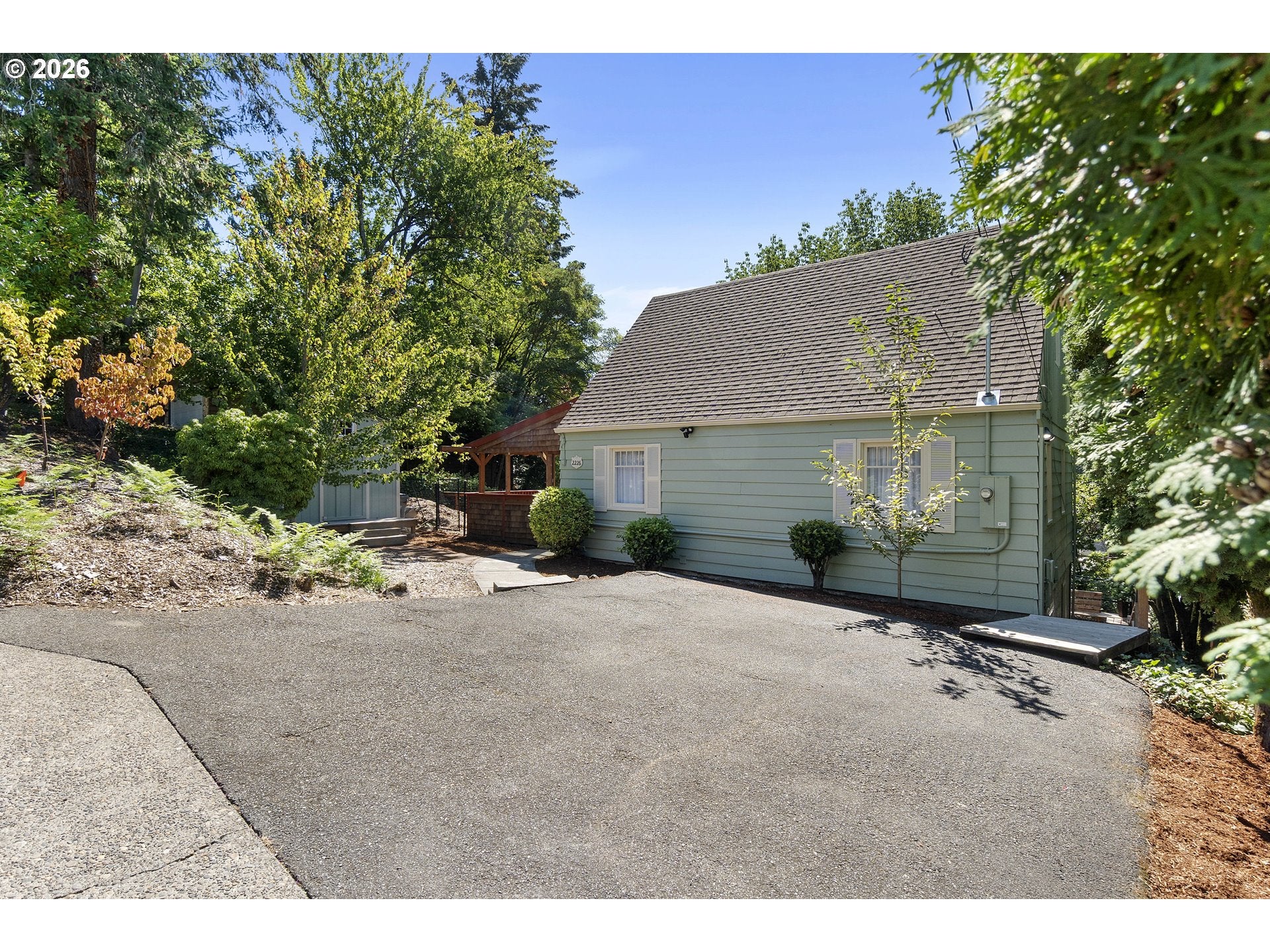 2226 SW IOWA ST