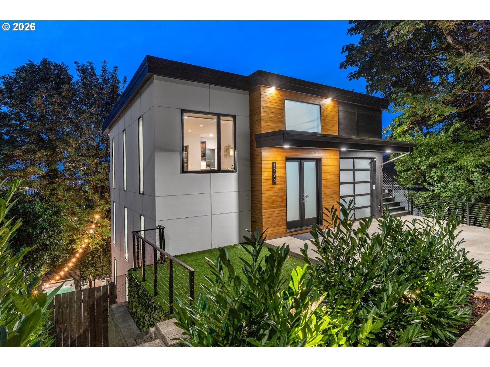 1295 SW CARDINELL DR — 3 bed 4 bath Single Family Residence