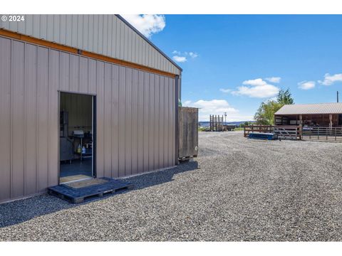 A home in Prineville