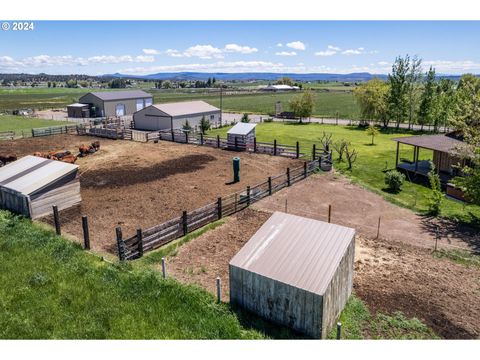 A home in Prineville