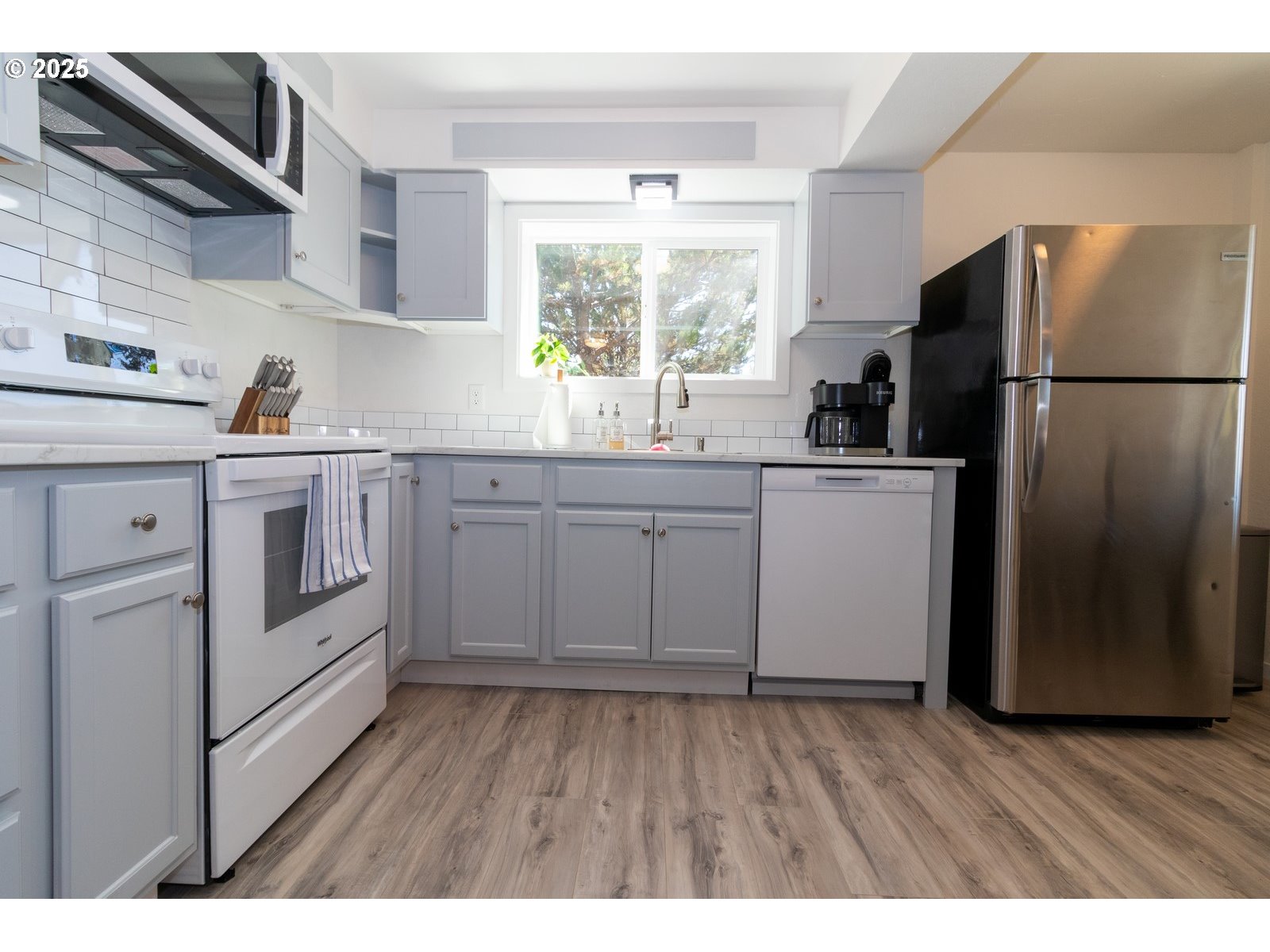 Florence, Oregon 97439, United States, 5 Bedrooms Bedrooms, ,3 BathroomsBathrooms,Residential,Active,257138