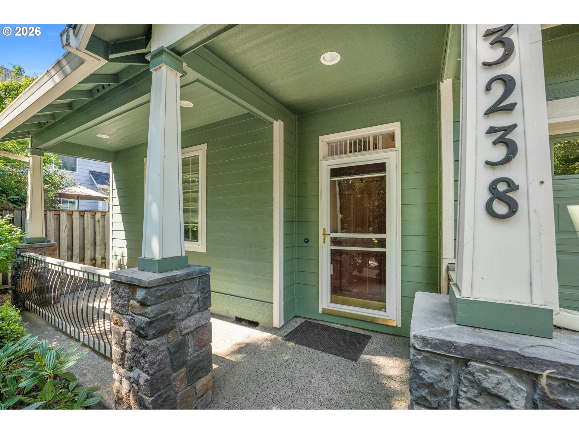 3238 LARRABEE ST