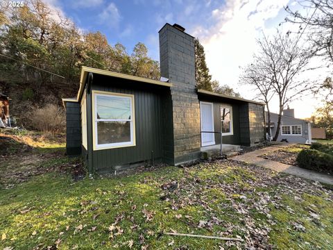 1349 NE Brooklyn Ave, Roseburg, OR 97470 - MLS#: 750360640