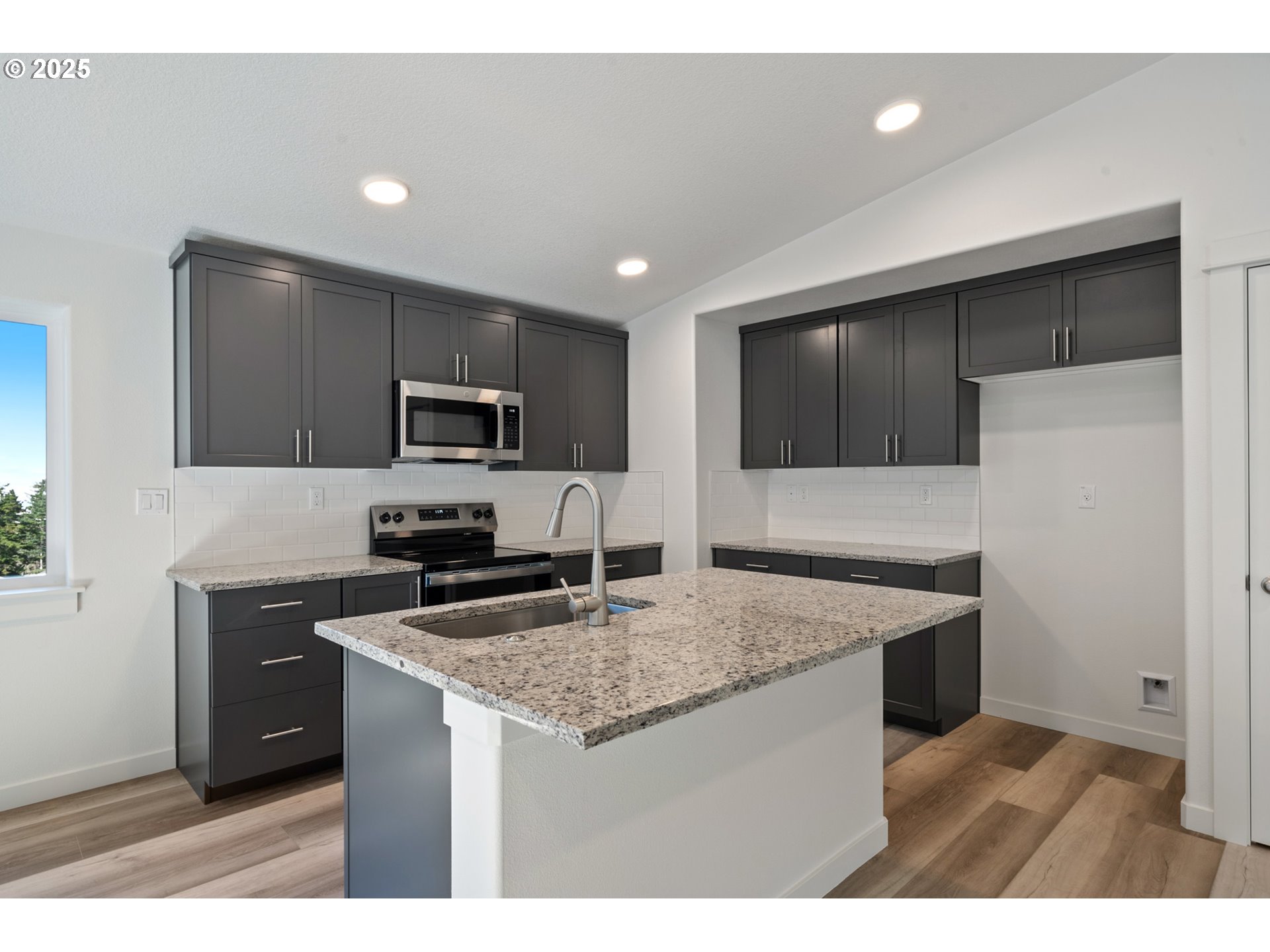 Oceanside, Oregon 97134, United States, 3 Bedrooms Bedrooms, ,3 BathroomsBathrooms,Residential,Active,117496