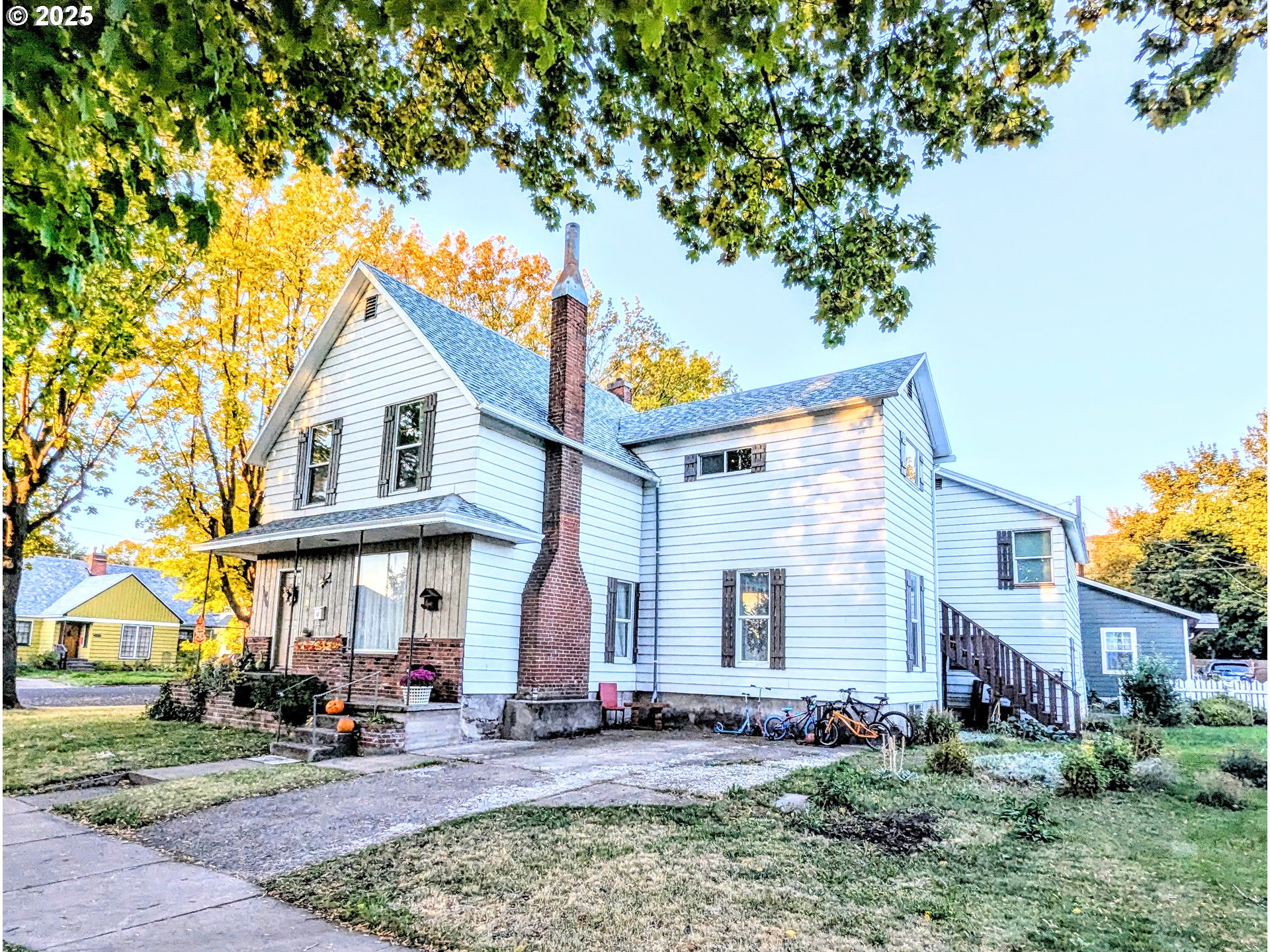 Photo 1 of 21 — 1802 3RD ST, La Grande, OR 97850