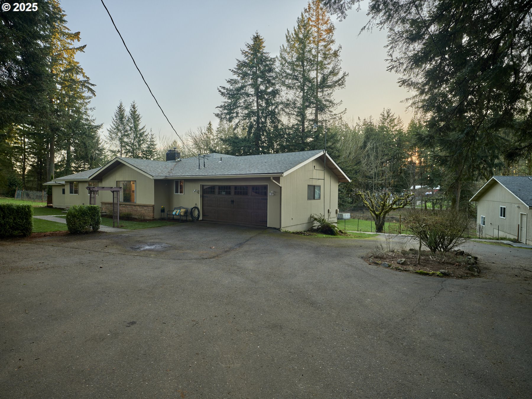 2605 NE 189TH ST