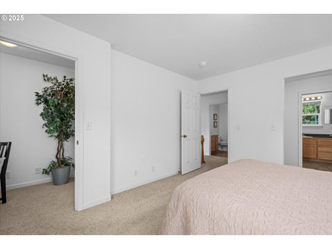 Tiny photo for 48489 Hiland Ranch Dr, Oakridge, OR 97463 (MLS # 223900724)