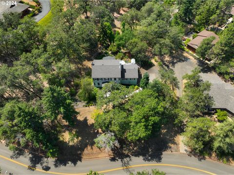 A home in Roseburg