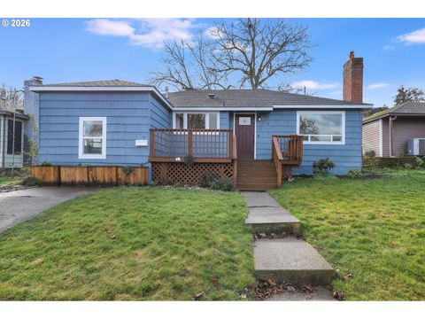 910 E 13TH ST The Dalles OR 97058