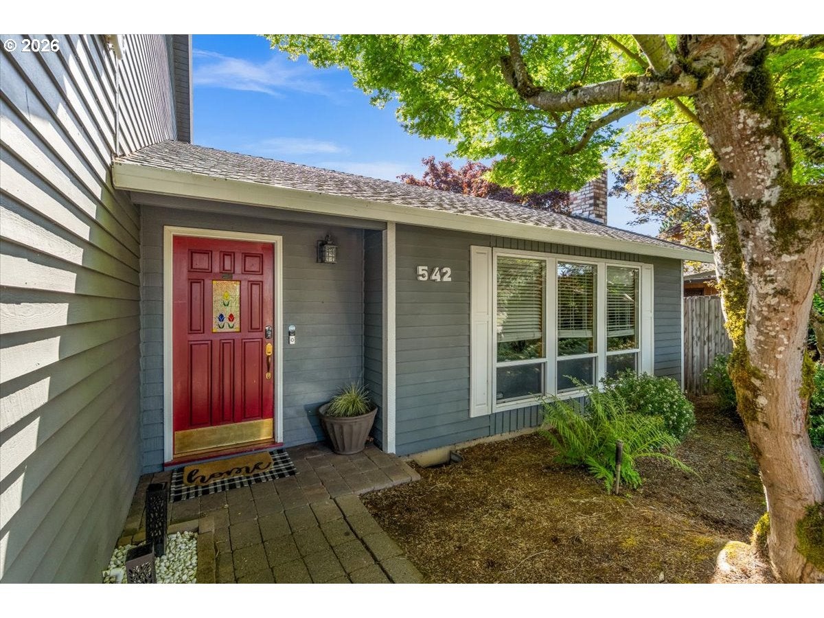 542 NE 14TH AVE